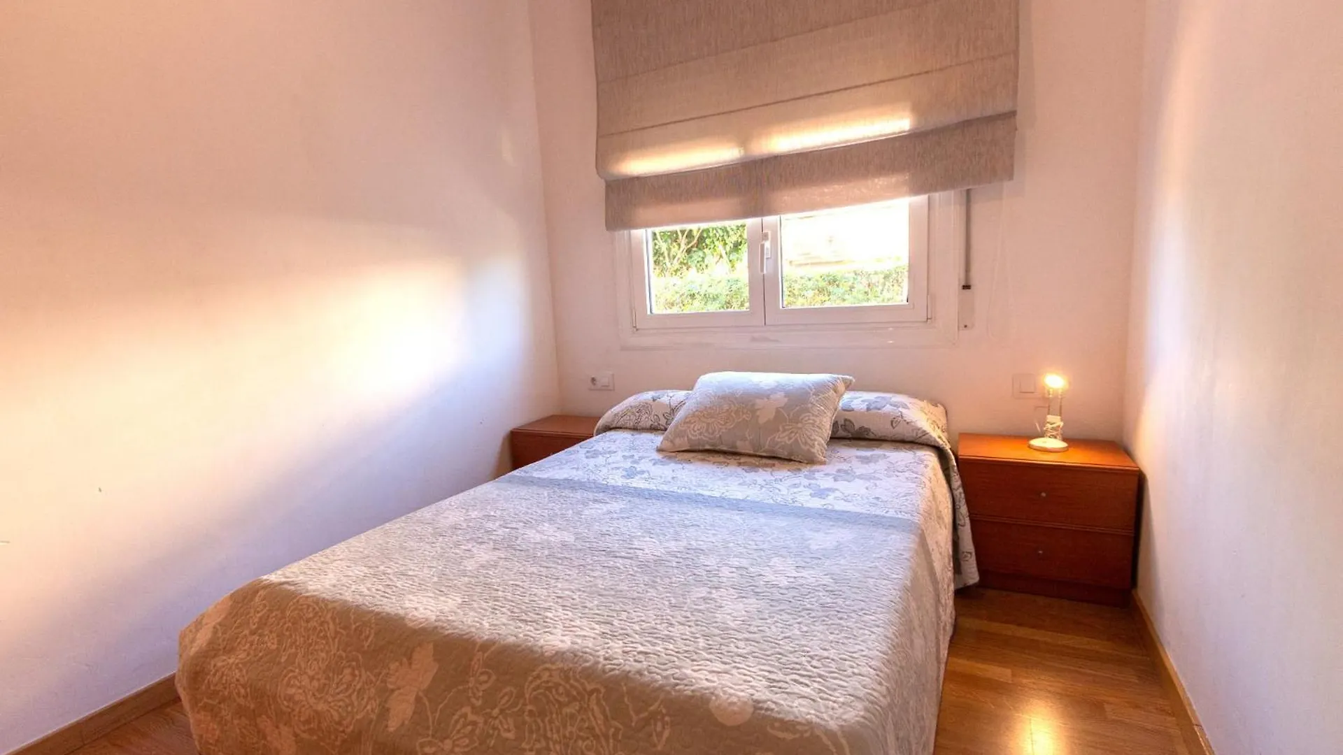 Catalunya Casas Cozy Beach Town Villa For 8 - No Car Necessary! Pineda de Mar