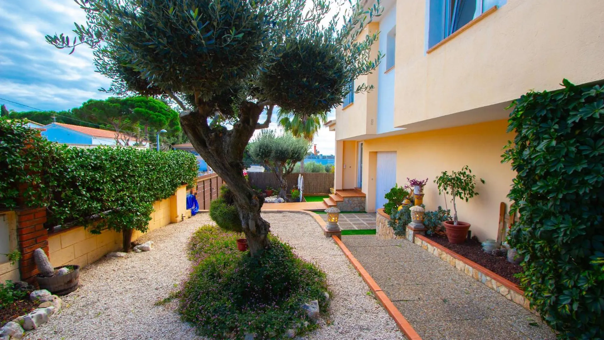 Catalunya Casas Cozy Beach Town Villa For 8 - No Car Necessary! Pineda de Mar